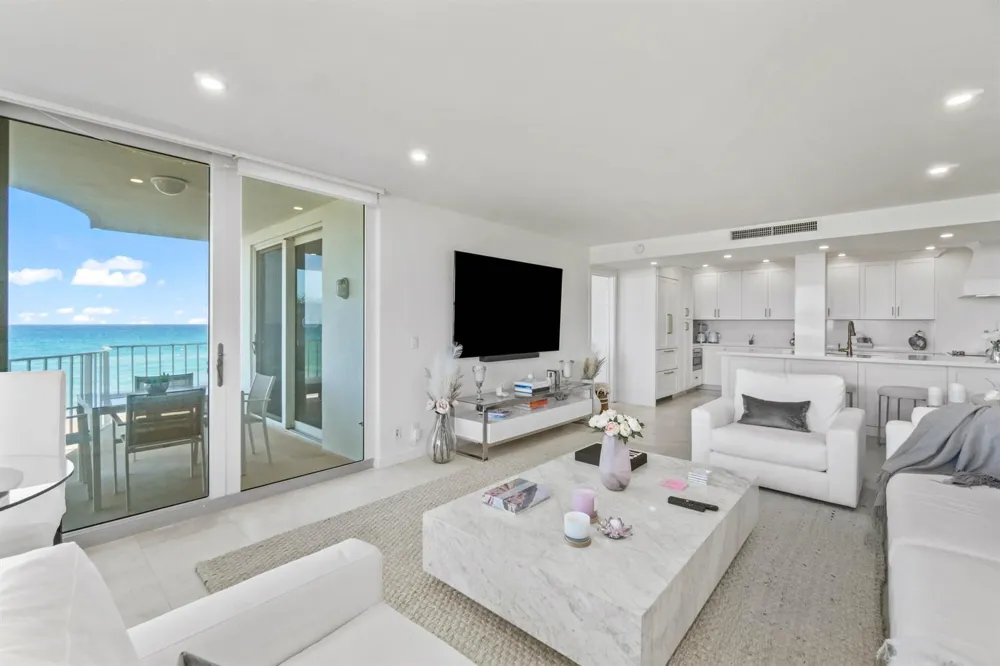 2295 S Ocean Boulevard #425 Palm Beach, FL 33480