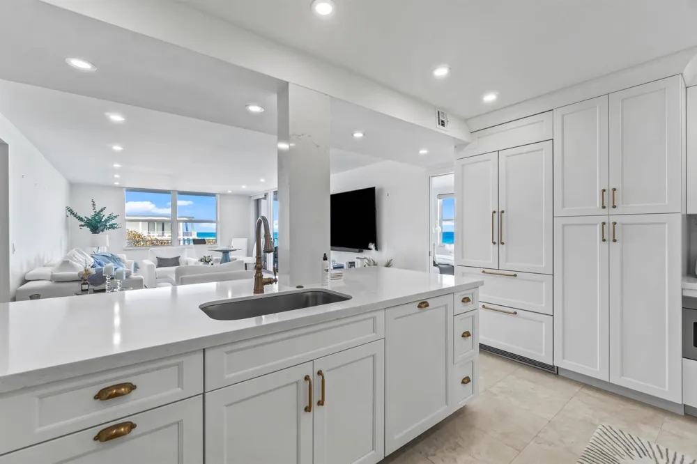 2295 S Ocean Boulevard #425 Palm Beach, FL 33480
