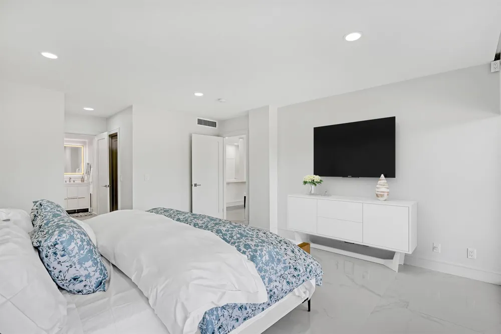 2295 S Ocean Boulevard #321 Palm Beach, FL 33480