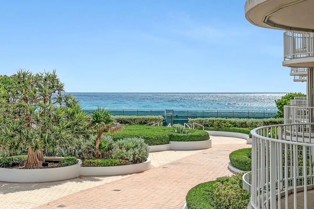 2295 S Ocean Boulevard #321 Palm Beach, FL 33480