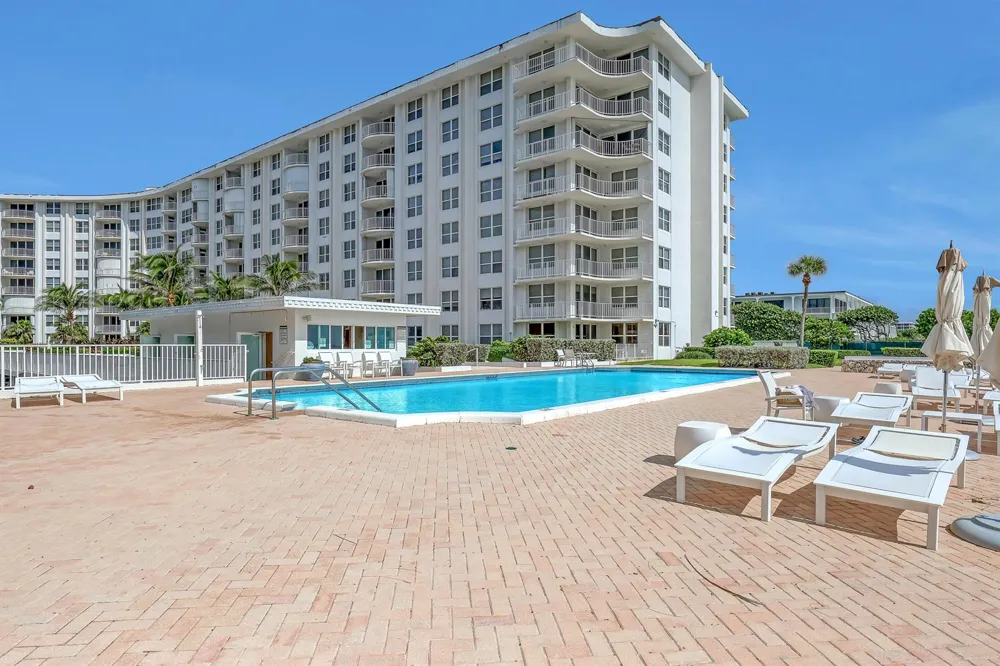 2295 S Ocean Boulevard #321 Palm Beach, FL 33480