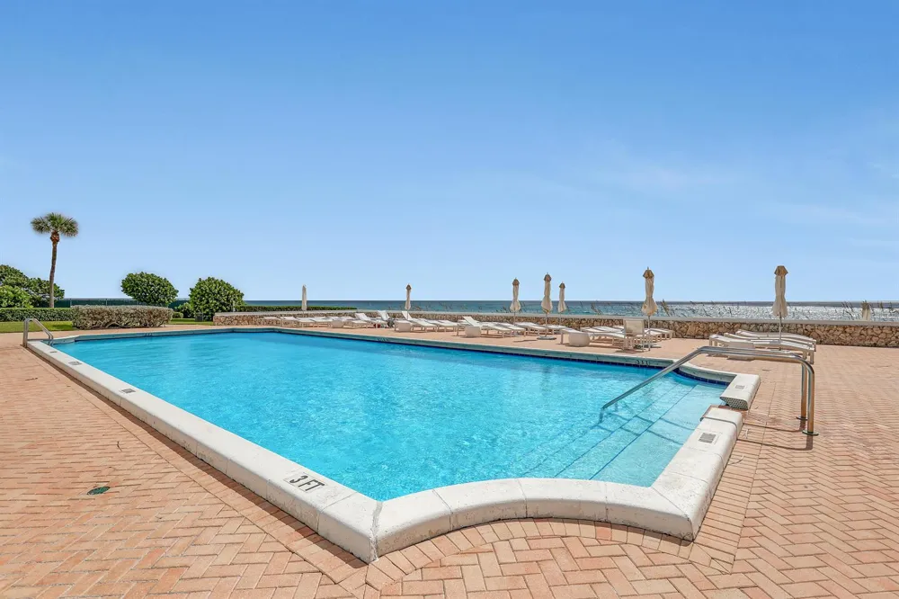 2295 S Ocean Boulevard #321 Palm Beach, FL 33480