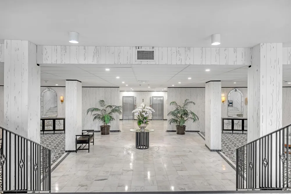 2295 S Ocean Boulevard #321 Palm Beach, FL 33480