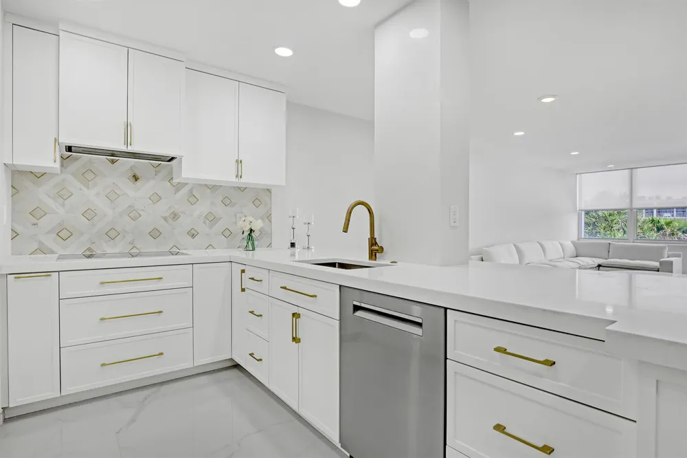 2295 S Ocean Boulevard #321 Palm Beach, FL 33480