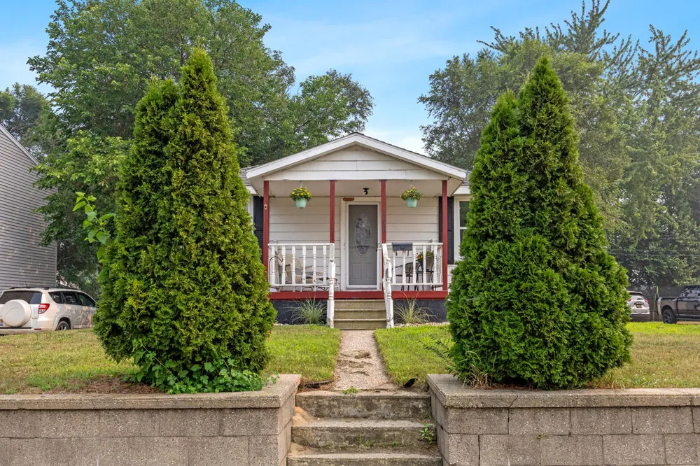 1628 Pennoyer Avenue Grand Haven, MI 49417