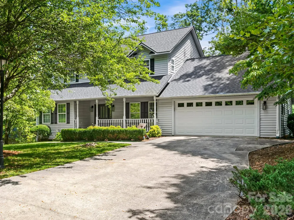 302 Shadecrest Lane Mills River, NC 28759