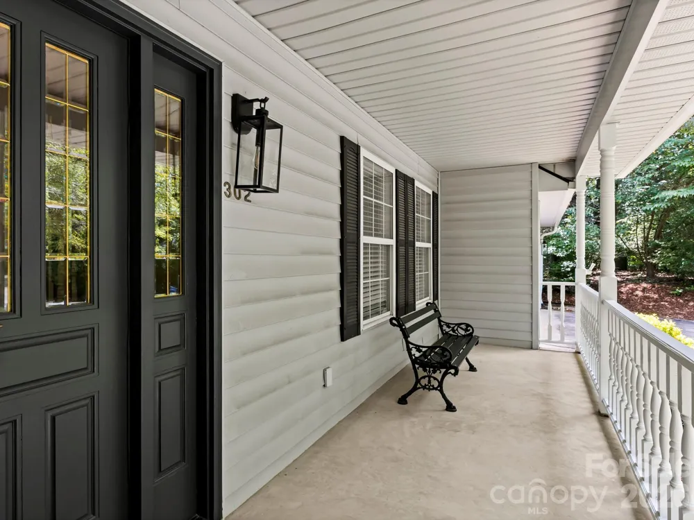 302 Shadecrest Lane Mills River, NC 28759