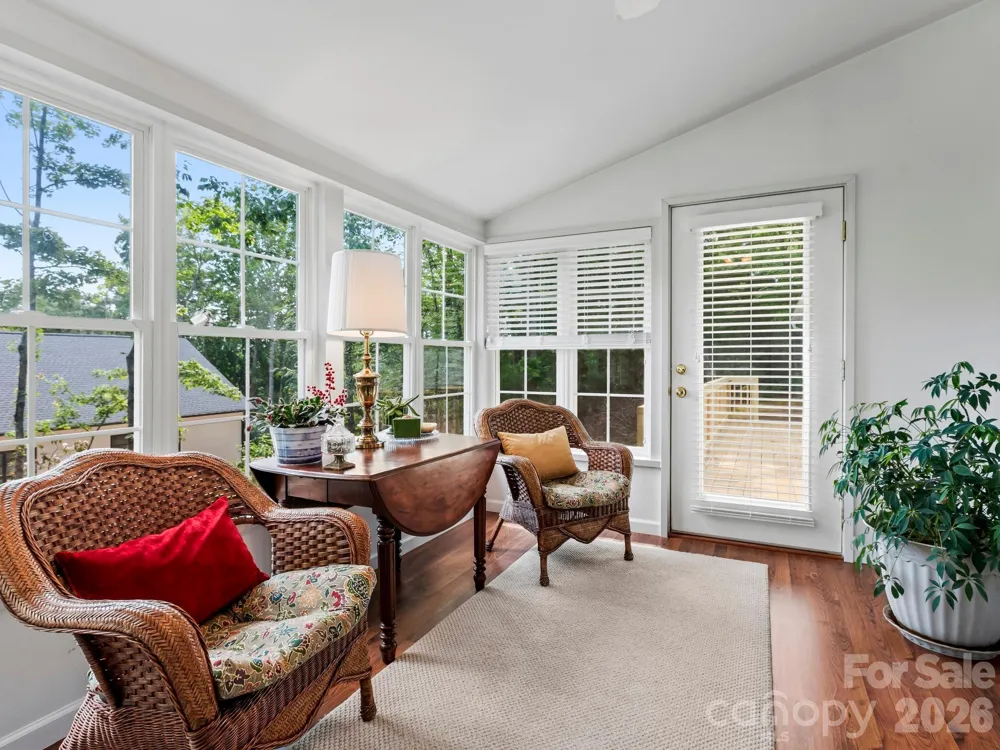 302 Shadecrest Lane Mills River, NC 28759