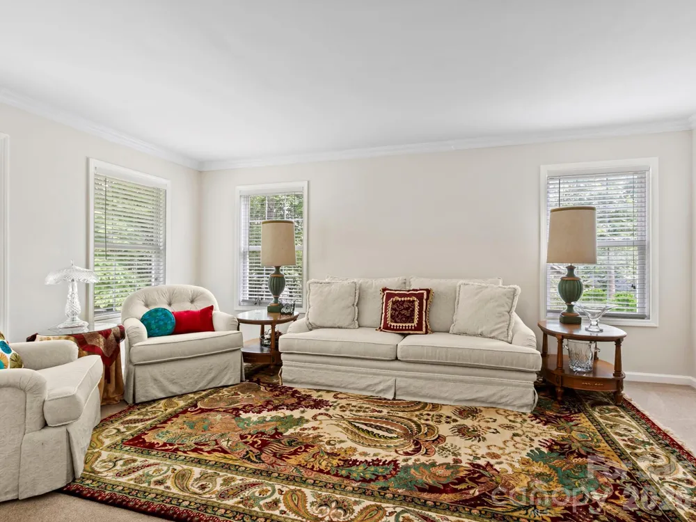 302 Shadecrest Lane Mills River, NC 28759