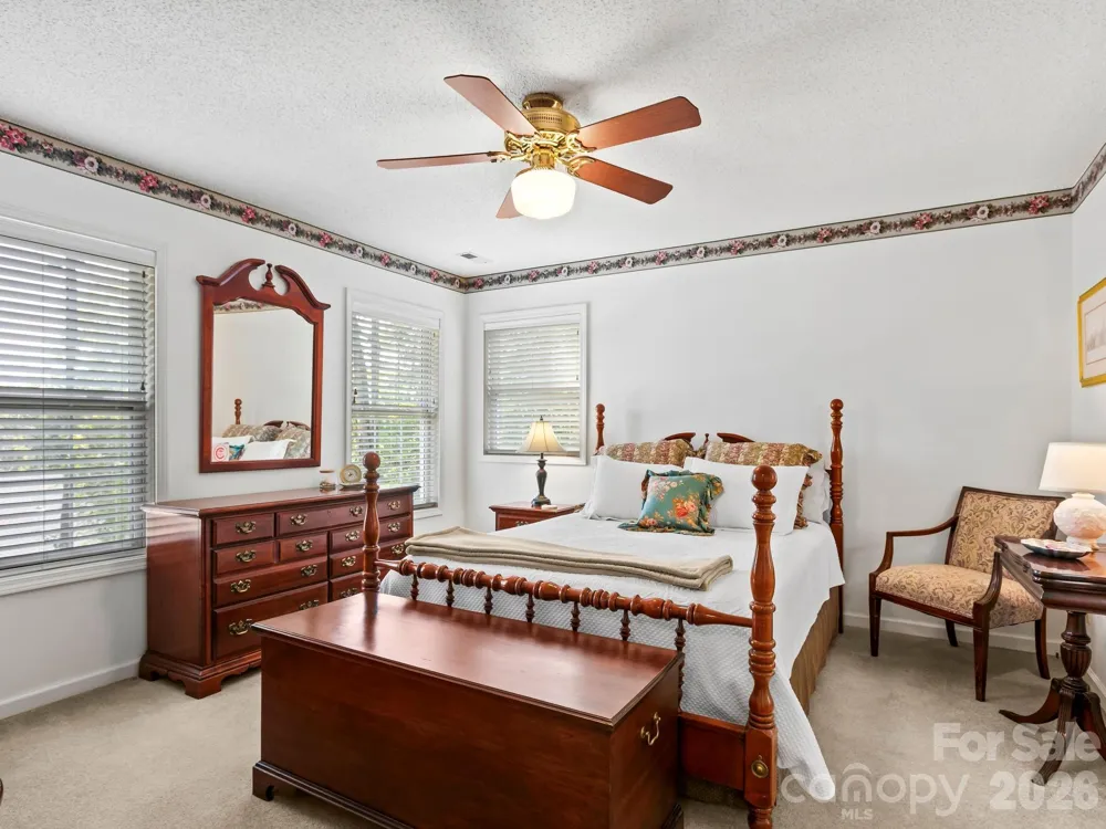 302 Shadecrest Lane Mills River, NC 28759