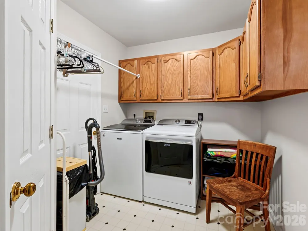 302 Shadecrest Lane Mills River, NC 28759