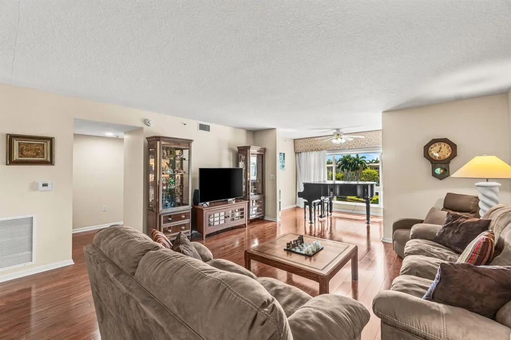 12560 Majesty Circle #401 Boynton Beach, FL 33437