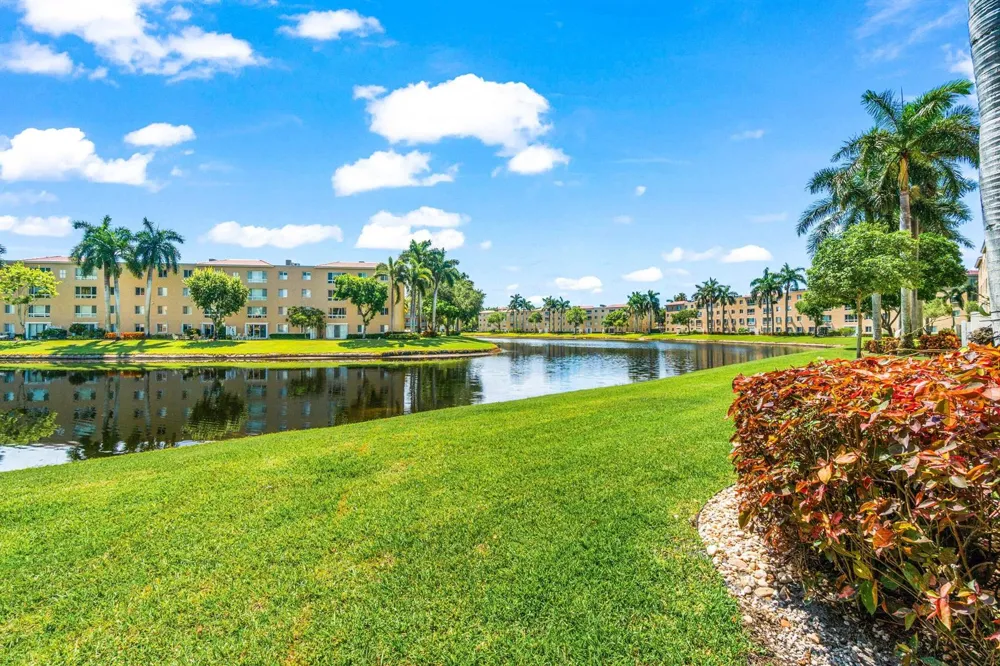 12560 Majesty Circle #401 Boynton Beach, FL 33437