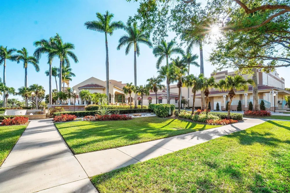 12560 Majesty Circle #401 Boynton Beach, FL 33437