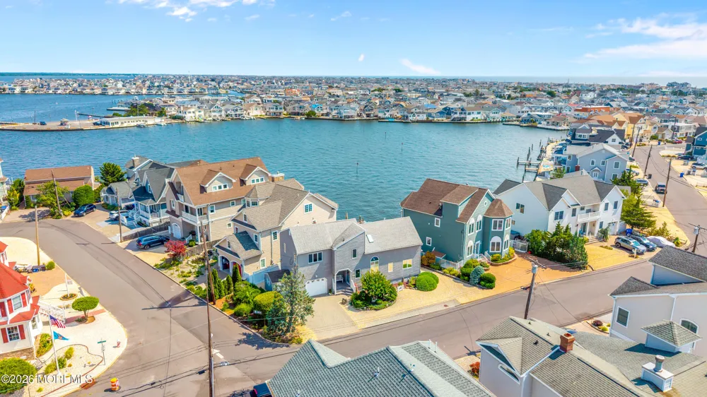 299 Monterey Circle Lavallette, NJ 08735