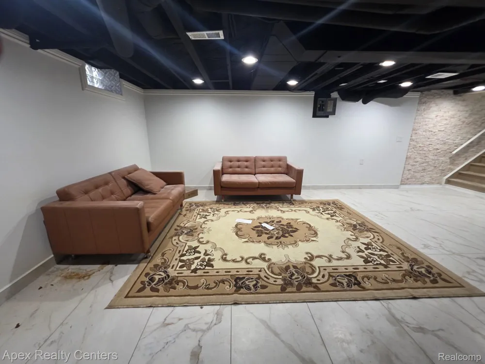 1845 Linden Street Dearborn City, MI 48124