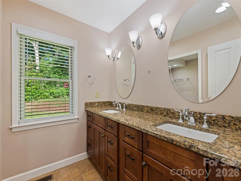 58 Sedgewood Court Fairview, NC 28730