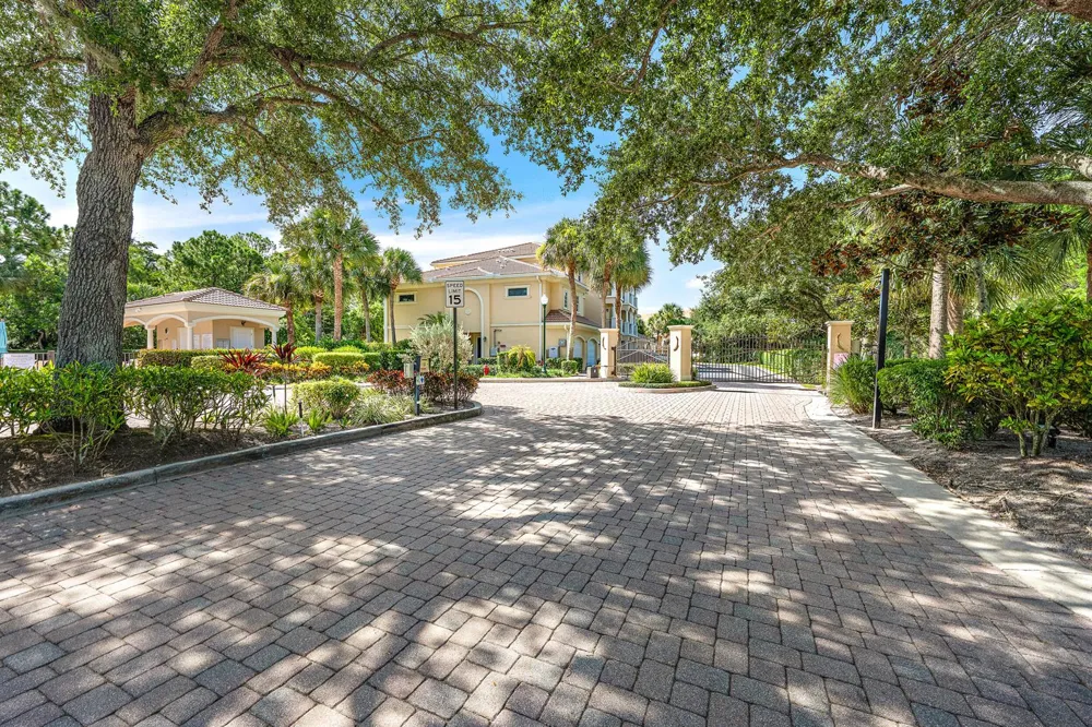 12695 SE Old Cypress Drive Hobe Sound, FL 33455