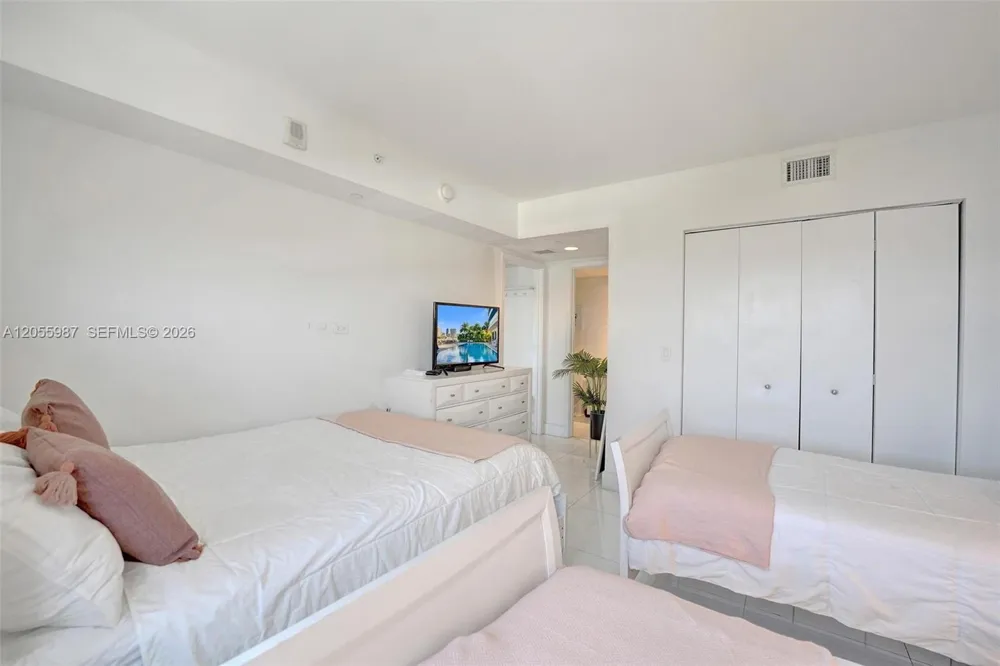 2600 E Hallandale Beach Blvd #T1902 Hallandale Beach, FL 33009