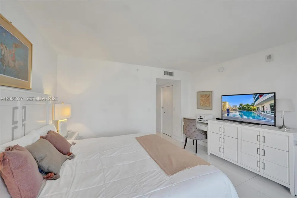 2600 E Hallandale Beach Blvd #T1902 Hallandale Beach, FL 33009