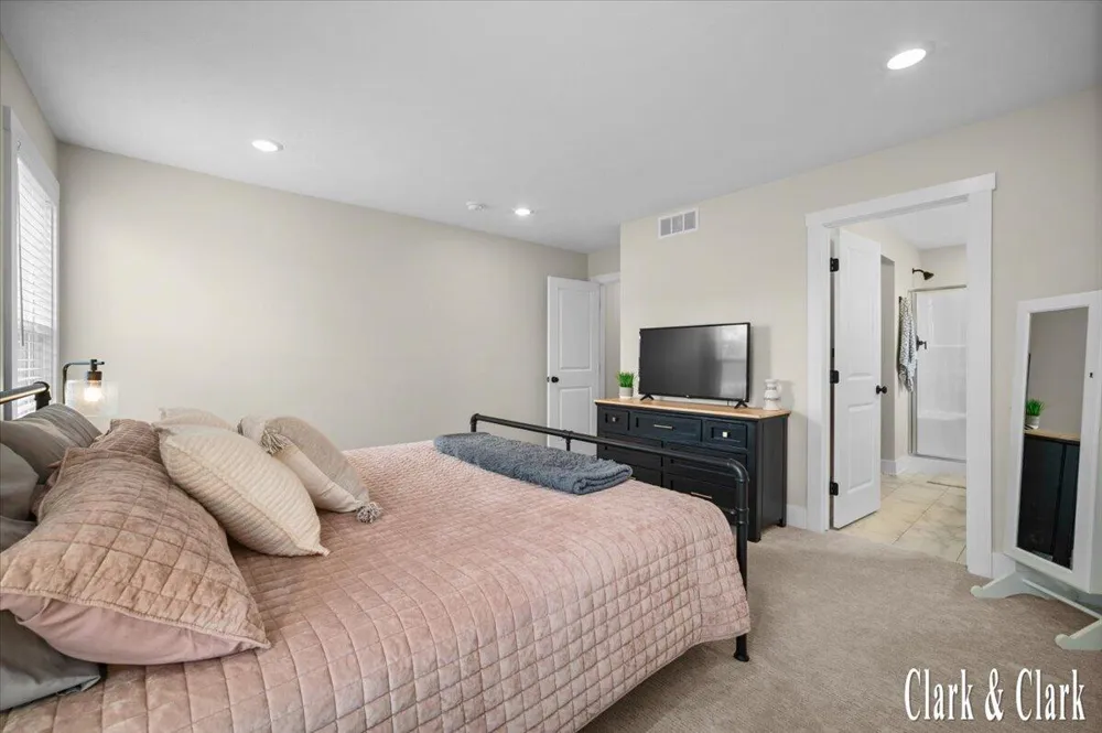 1456 Kimber Drive Lowell, MI 49331