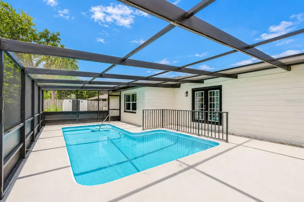 6871 4TH STREET S St Petersburg, FL 33705