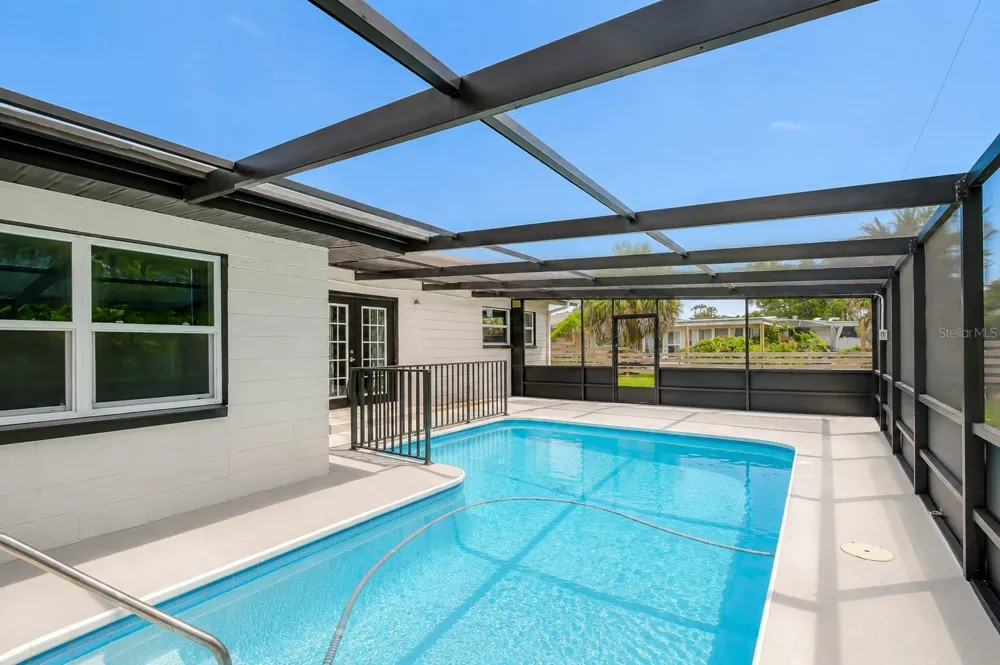 6871 4TH STREET S St Petersburg, FL 33705