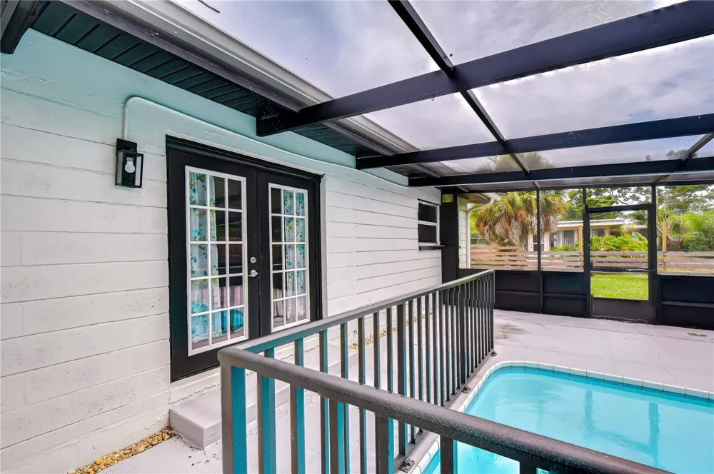 6871 4TH STREET S St Petersburg, FL 33705