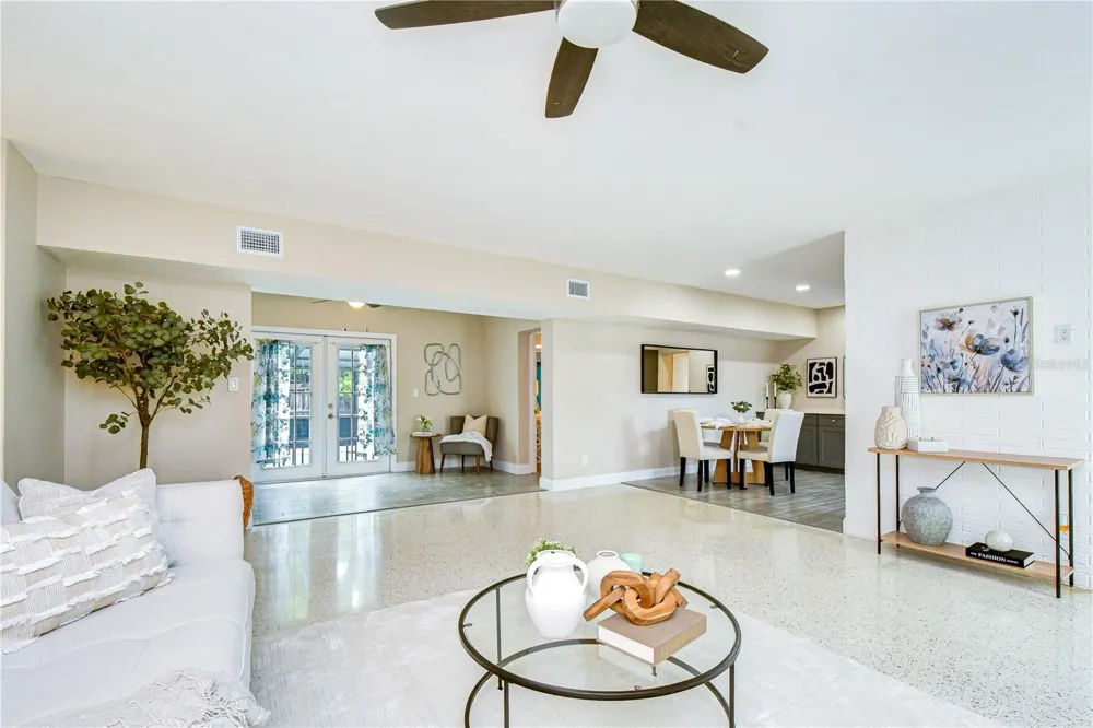 6871 4TH STREET S St Petersburg, FL 33705