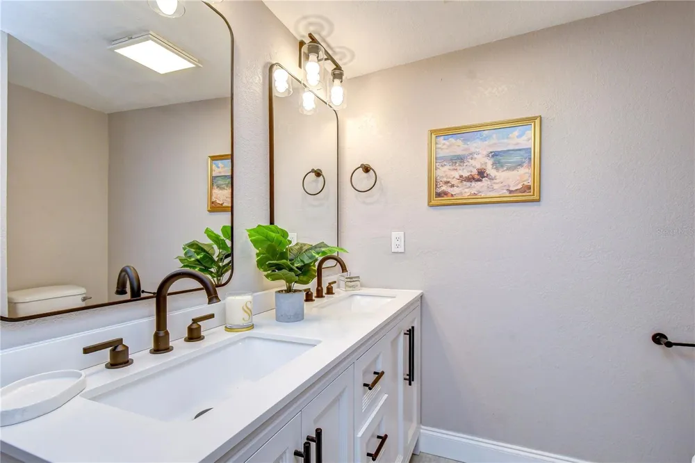 6871 4TH STREET S St Petersburg, FL 33705