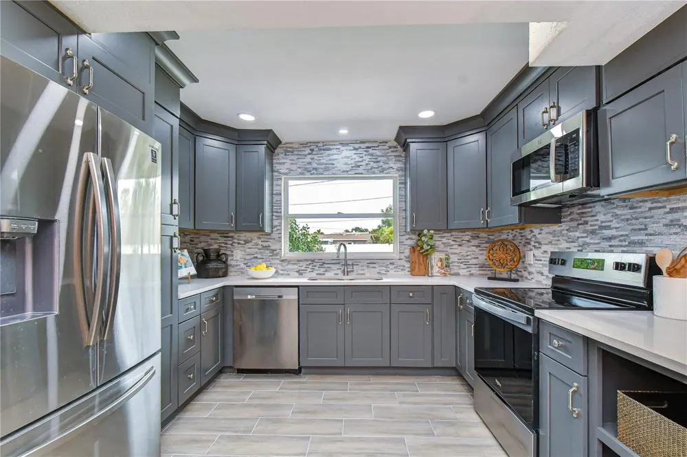 6871 4TH STREET S St Petersburg, FL 33705