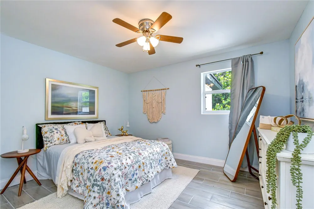 6871 4TH STREET S St Petersburg, FL 33705