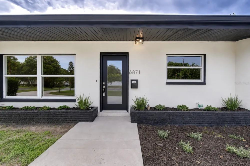 6871 4TH STREET S St Petersburg, FL 33705
