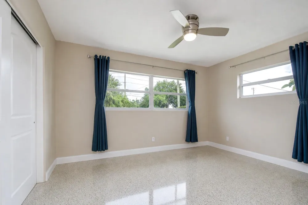 6871 4TH STREET S St Petersburg, FL 33705
