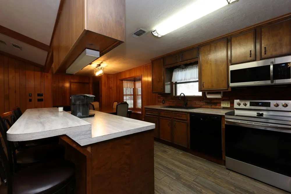 11994 Long Trussel Road Bryan, TX 77808