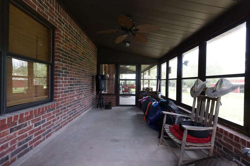 11994 Long Trussel Road Bryan, TX 77808