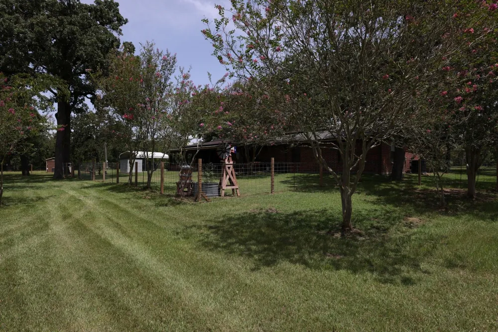 11994 Long Trussel Road Bryan, TX 77808