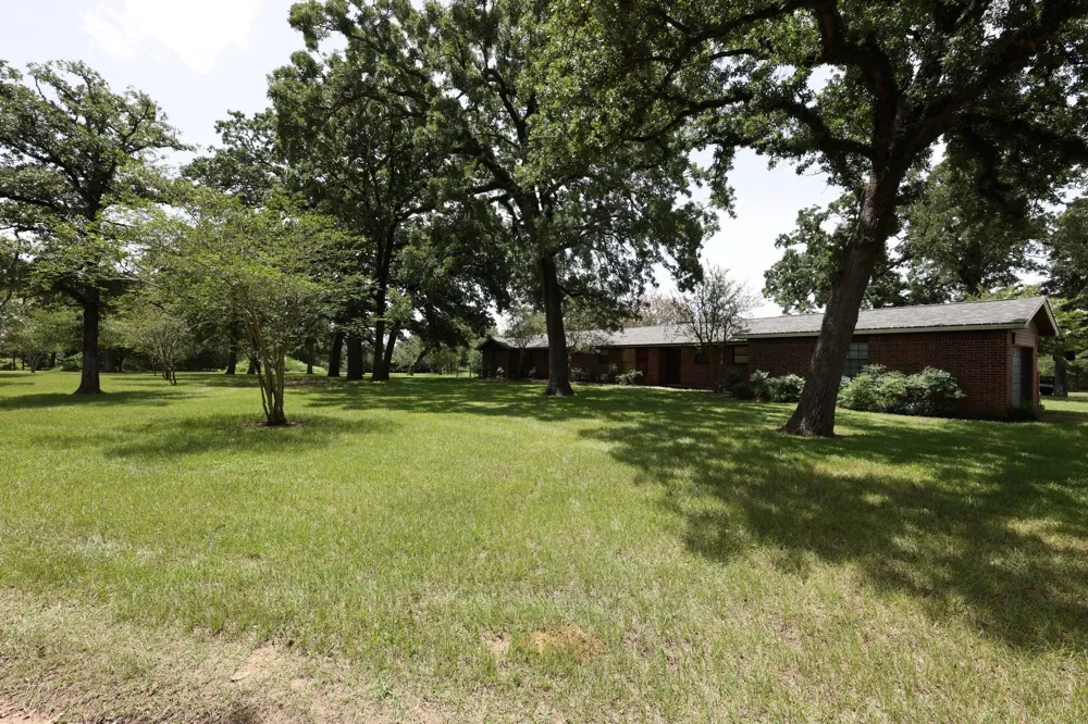 11994 Long Trussel Road Bryan, TX 77808