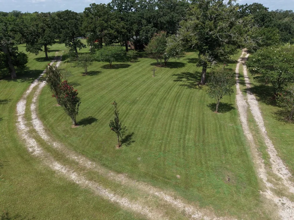 11994 Long Trussel Road Bryan, TX 77808