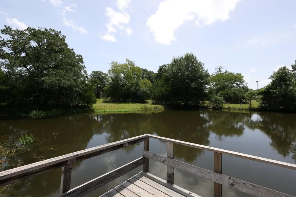 11994 Long Trussel Road Bryan, TX 77808