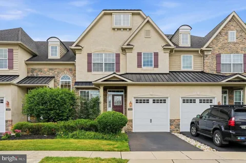 3268 WATERSTONE COURT #185
