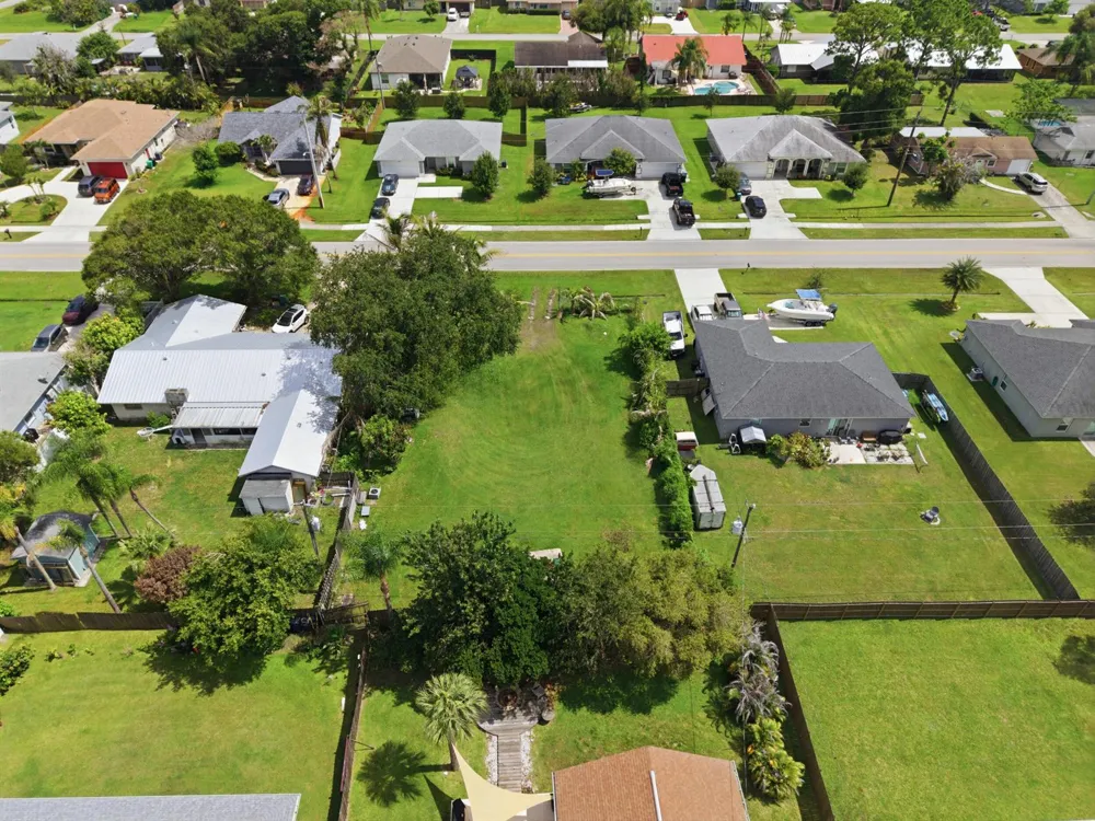 719 SE Thornhill Drive Port St. Lucie, FL 34983