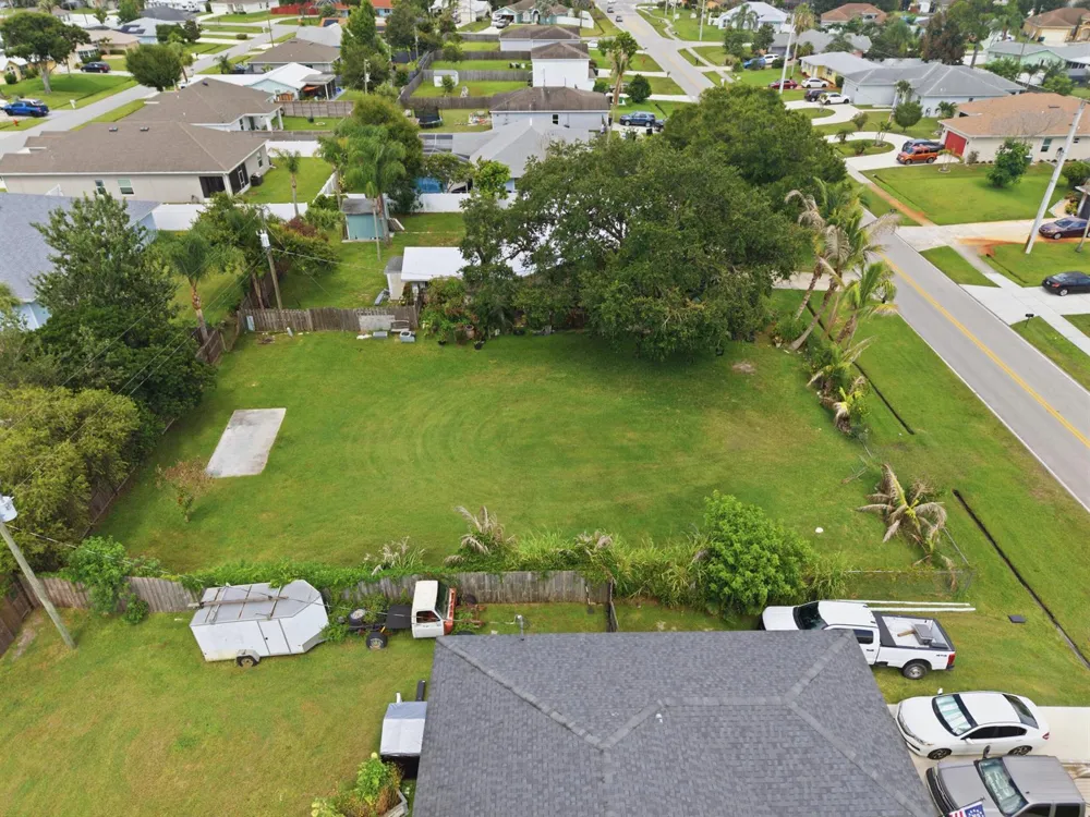 719 SE Thornhill Drive Port St. Lucie, FL 34983