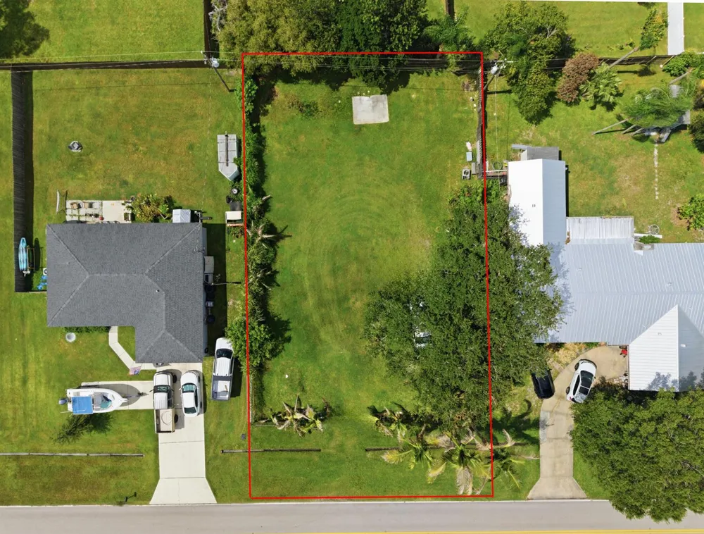 719 SE Thornhill Drive Port St. Lucie, FL 34983