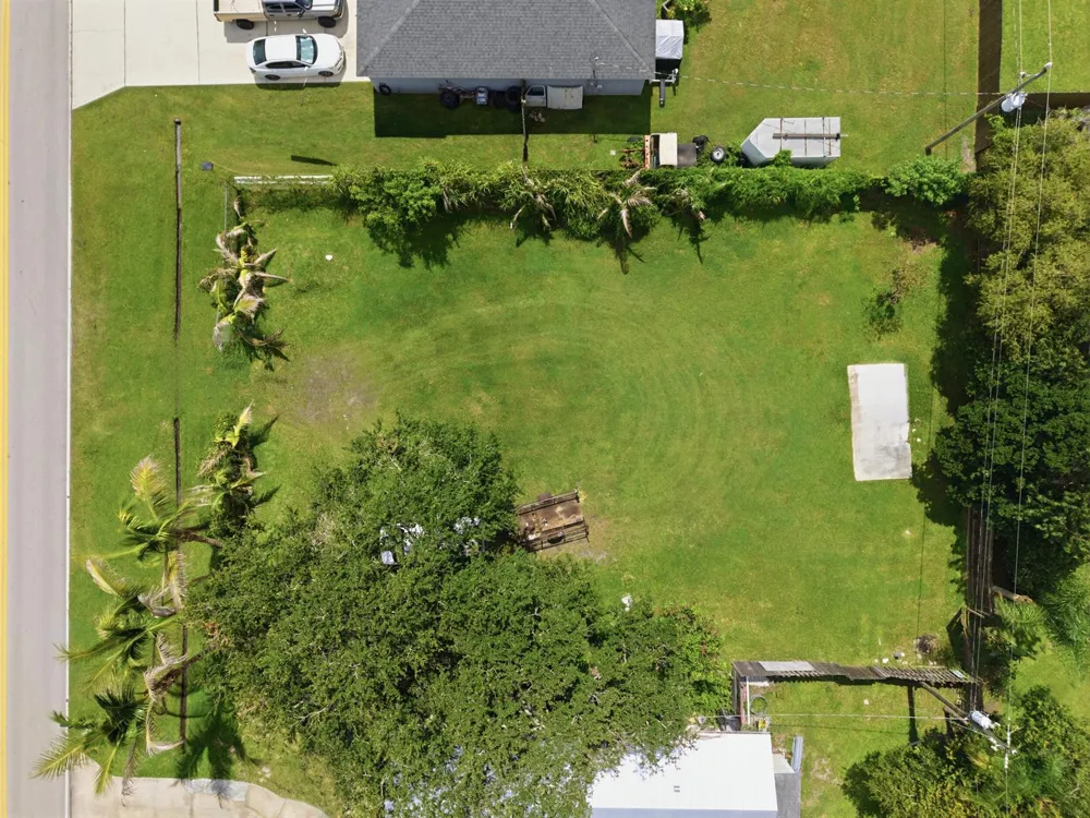719 SE Thornhill Drive Port St. Lucie, FL 34983