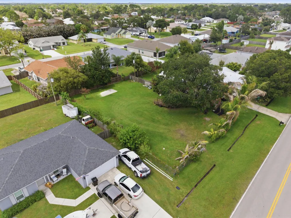 719 SE Thornhill Drive Port St. Lucie, FL 34983
