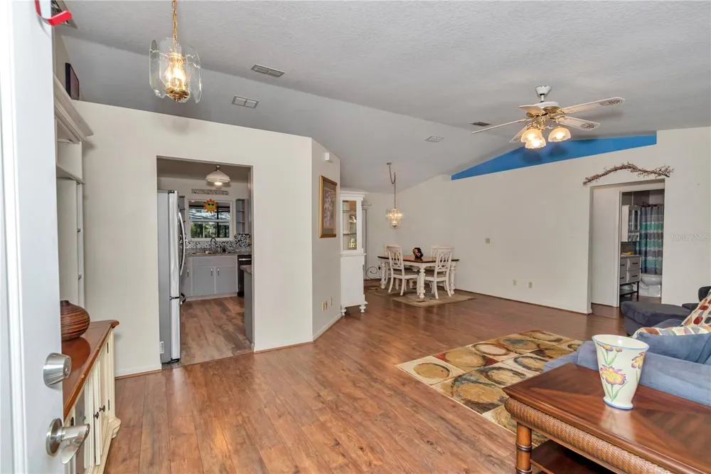 16365 SE 17TH STREET Ocklawaha, FL 32179