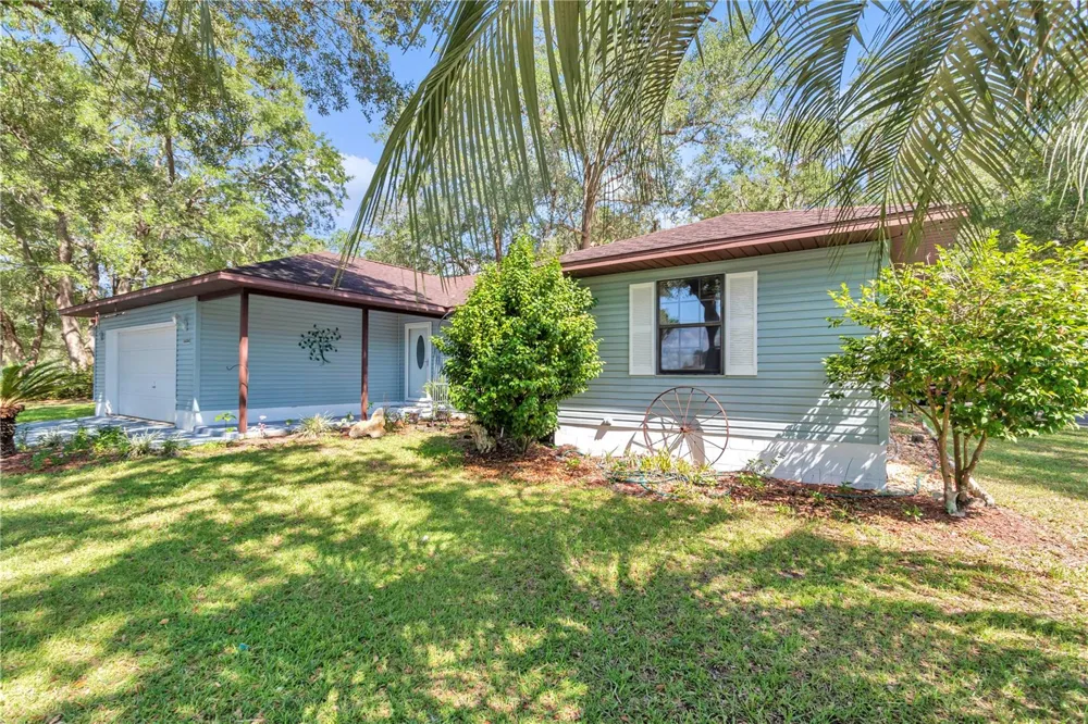 16365 SE 17TH STREET Ocklawaha, FL 32179