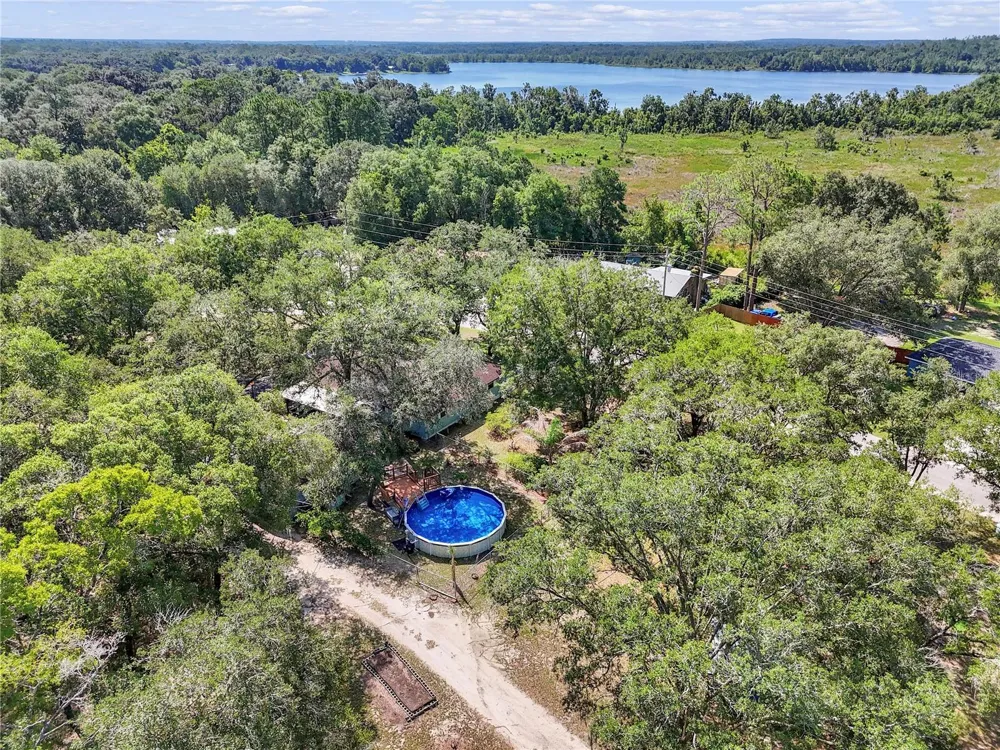 16365 SE 17TH STREET Ocklawaha, FL 32179