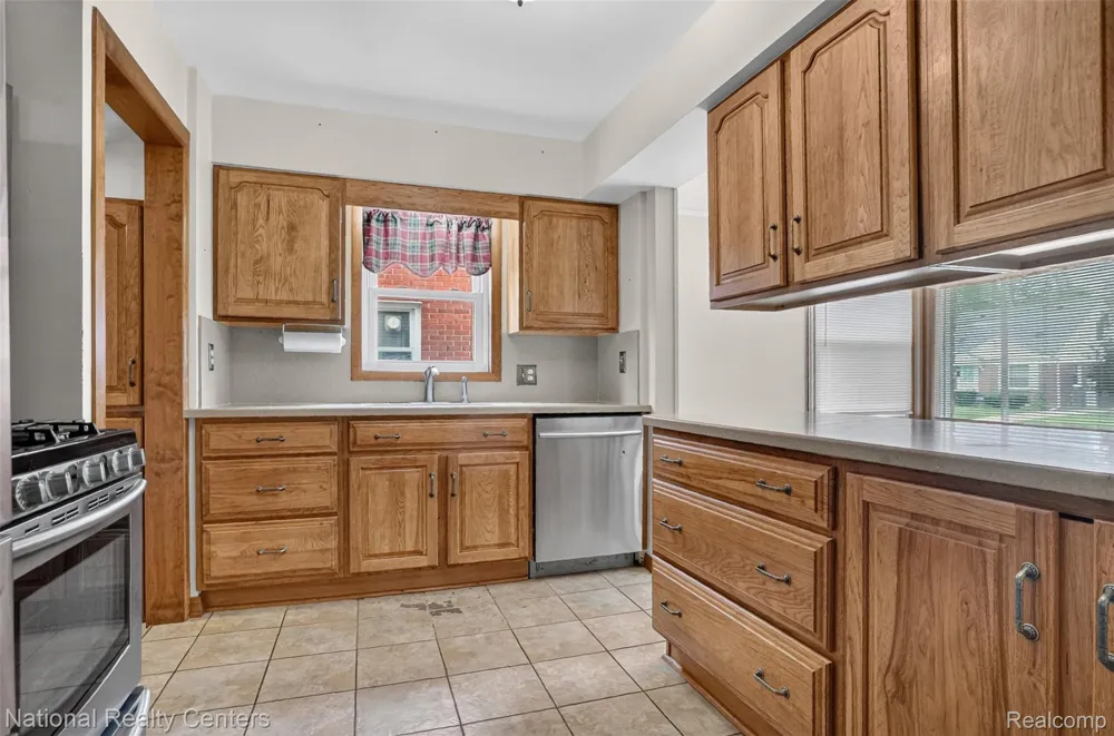22311 Cleveland Dearborn City, MI 48124
